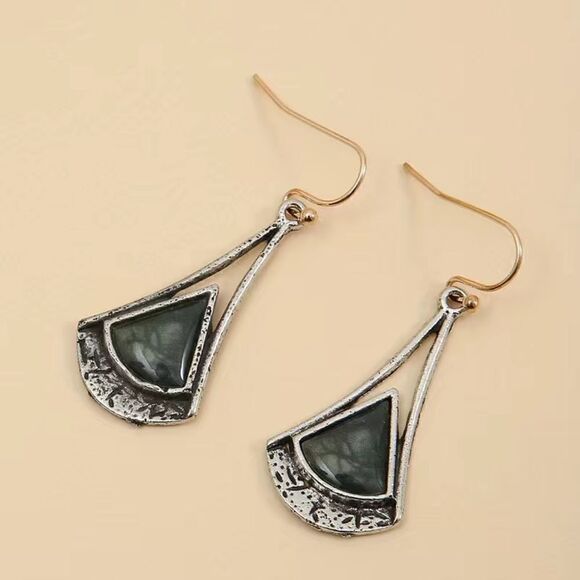 Bohemian Triangle Dangle Earring NWT - Picture 1 of 2